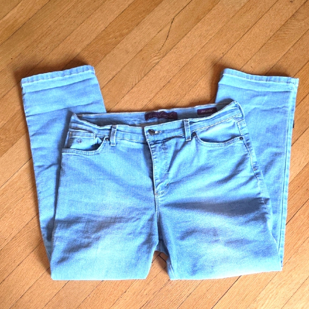 Gloria Vanderbilt Amanda Light Blue Straight Leg Jeans 14P